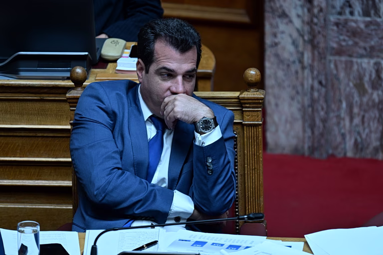 Δικηγόροι: Δεν συμμετέχουμε στην υλοποίηση της ΚΥΑ – Θύελλα αντιδράσεων για το «μπόνους» σε υποθέσεις ασύλου