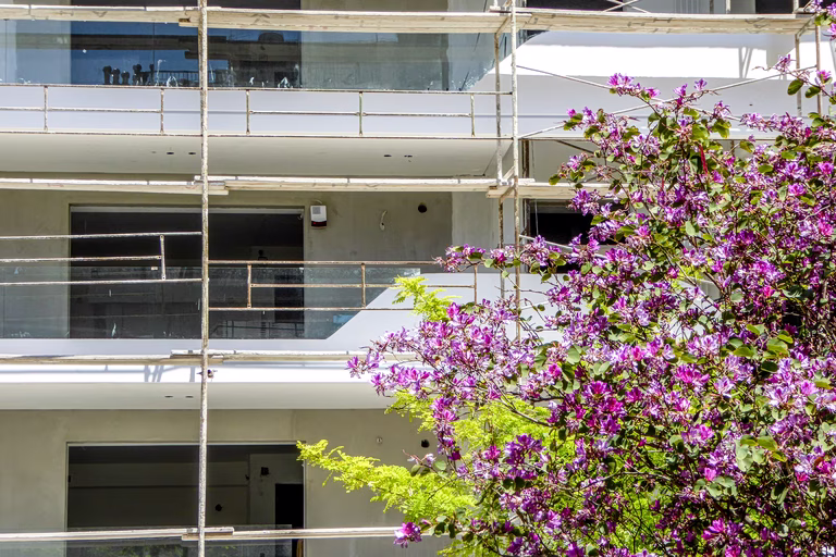 Πολεοδομίες: Τη συμμετοχή ακόμα 30 ατόμων στο κύκλωμα εξετάζουν οι Αρχές