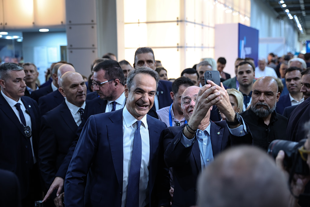 16ο Συνέδριο ΝΔ: Ο οδικός χάρτης για την «Ελλάδα του 2030» – Συζήτηση Μητσοτάκη για την ΤΝ