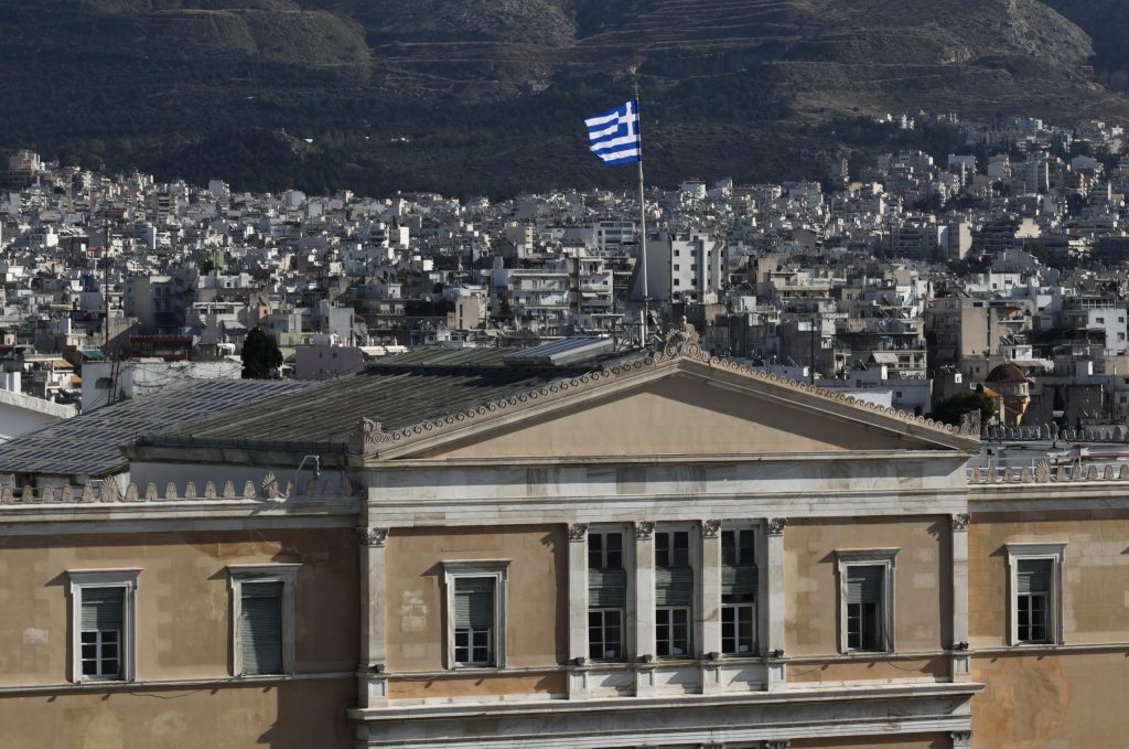 Δημοσκόπηση Interview: Ανοδος για ΝΔ και ΕΛ.Α.Σ. – Στάσιμο το ΠΑΣΟΚ, πτώση για Καρυστιανού