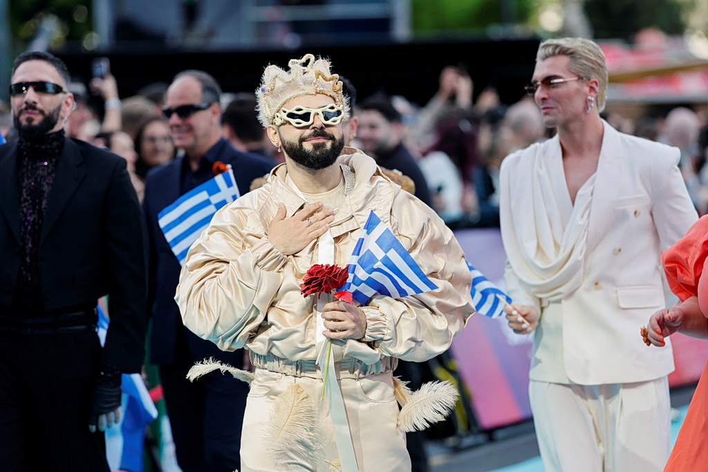 Eurovision 2026: Υπό τους ήχους του «Ζορμπά» εμφανίστηκε ο Akylas στην επίσημη τελετή έναρξης