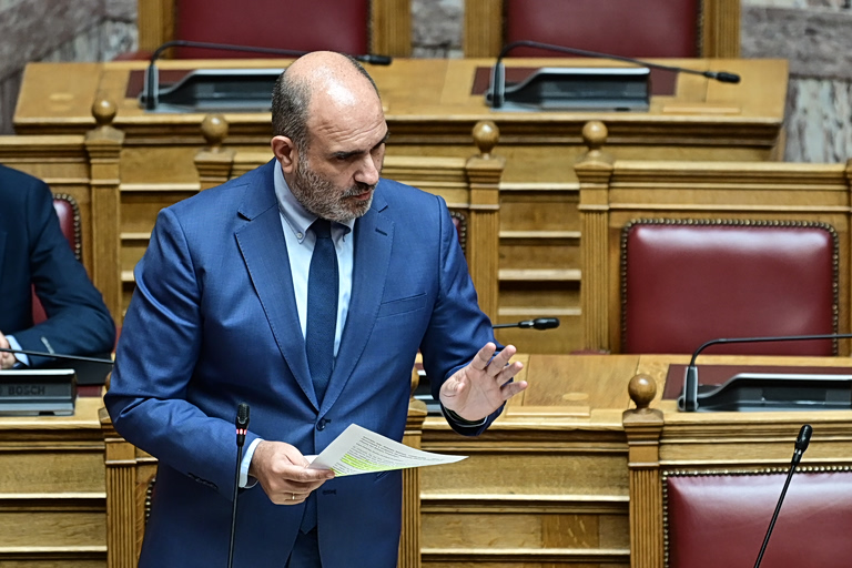 «Καρφιά» Μαρκόπουλου κατά Γεωργιάδη: Έχει σοβαρότερα πράγματα να ασχοληθεί από το να παίζει τένις με τον Κασσελάκη