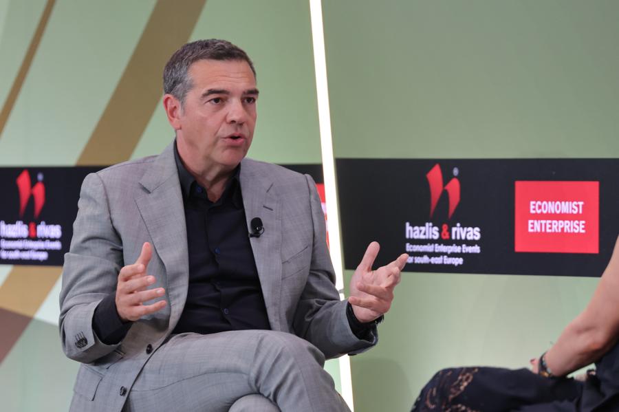 Τσίπρας στον Economist: Η εξέλιξη με τα F-35 αποτελεί εθνική ήττα που την χρεώνεται ο Έλληνας πρωθυπουργός