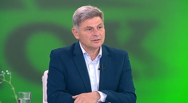 Φαραντούρης: Το ΠΑΣΟΚ είναι ο μόνος σοβαρός πόλος για τη συσπείρωση των δημοκρατικών δυνάμεων