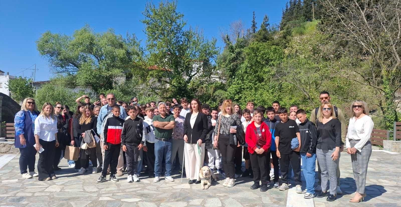 Δήμος Ελασσόνας: Δράση ευαισθητοποίησης για την οπτική αναπηρία και τους σκύλους οδηγούς