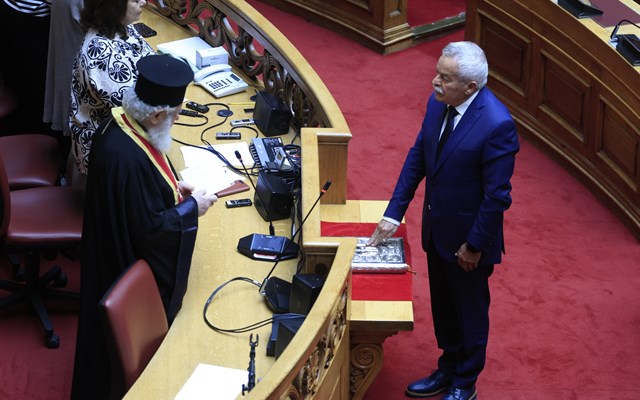 Βουλή: Ορκίστηκε βουλευτής ο Κ. Κόλλιας