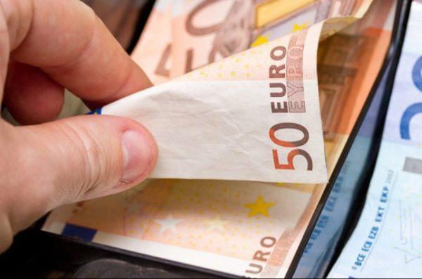 ΕΕΑ: Μείωση πωλήσεων το Πάσχα δηλώνουν 4 στους 10 επαγγελματίες