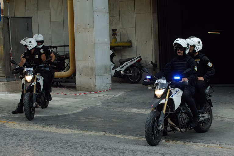 Κινηματογραφική καταδίωξη στον Κορυδαλλό: 25χρονος εμβόλισε μηχανή της ομάδας ΔΙΑΣ και τραυμάτισε αστυνομικό
