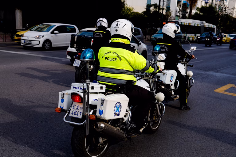 Επεισοδιακή καταδίωξη στη Βάρκιζα μετά από απόπειρα απάτης με ψεύτικους υπαλλήλους του ΔΕΔΔΗΕ