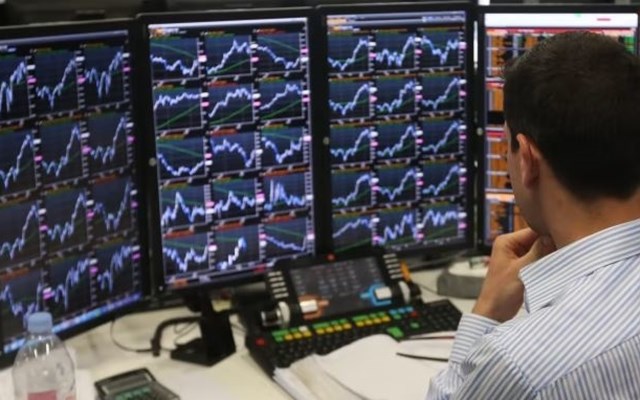 Συγκρατημένες οι απώλειες για τα Ελληνικά ομόλογα
