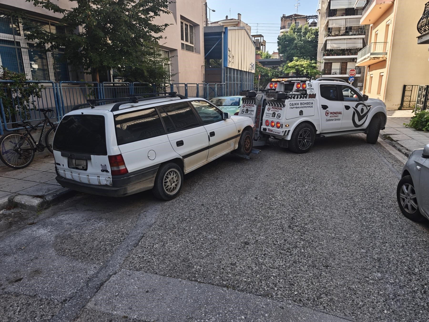 Δήμος Λαρισαίων: «Σαφάρι» για την απομάκρυνση εγκαταλελειμμένων οχημάτων