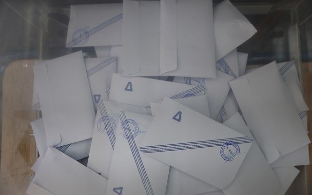 Δημοσκόπηση Interview για POLITIC: Στο 29,5% η ΝΔ - Οριακό προβάδισμα Τσίπρα έναντι ΠΑΣΟΚ, τέταρτη η Καρυστιανού