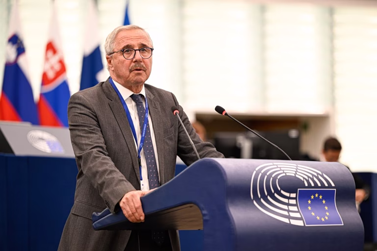 Μανιάτης προς Κομισιόν: Πού κατέληξαν πάνω από 300 εκατ. δημόσιου χρήματος για τα ΕΛΤΑ;