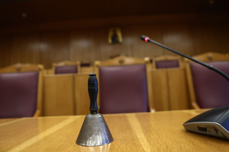 Θεσσαλονίκη: Σε δίκη 12 γιατροί και νοσηλευτές κατηγορούμενοι για τον θάνατο 27χρονου στρατιώτη