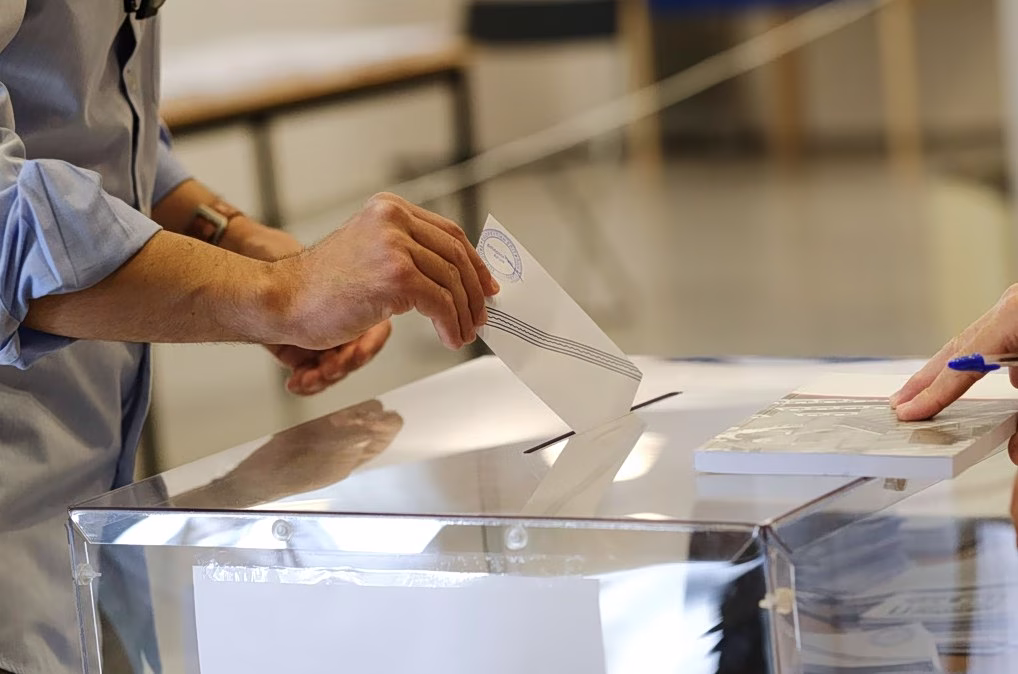 Δημοσκόπηση Pulse: Στο 11% η διαφορά ΝΔ-ΕΛΑΣ – Ποιες δεξαμενές τροφοδοτούν τα κόμματα Τσίπρα και Καρυστιανού