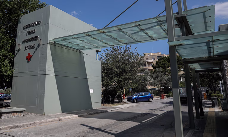 Σισμανόγλειο: «Νοσηλεύτρια σε πανικό φώναζε ‘φωτιά’ – Είχε πάρα πολύ καπνό, δεν μπορούσες να δεις τίποτα»