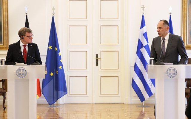 Γ. Γεραπετρίτης μετά τη συνάντηση με Βάντεφουλ: Προστιθέμεθα να αναλάβουμε ενεργό ρόλο στην ασφαλή διέλευση του Ορμούζ