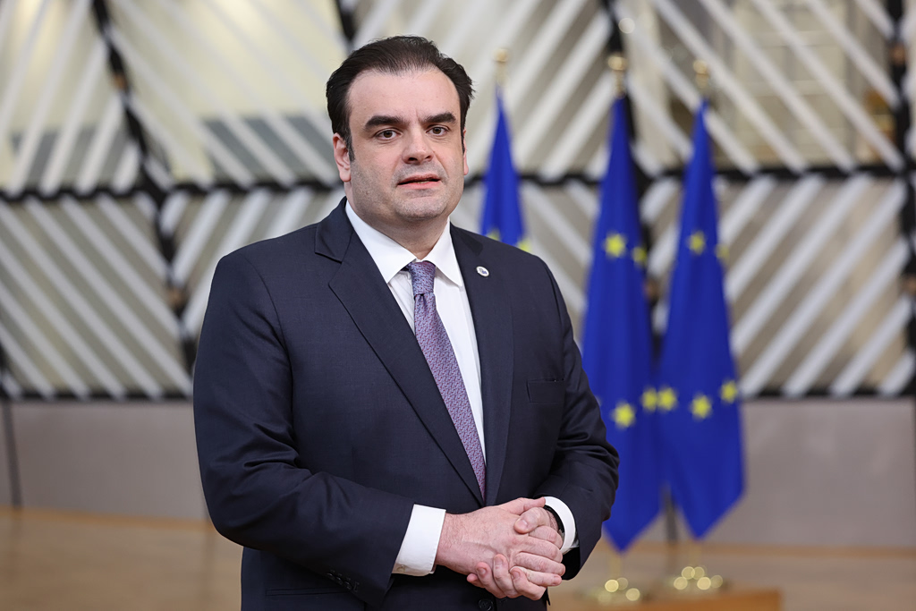 Στη Σύνοδο της G7 στο Παρίσι ο Κυριάκος Πιερρακάκης για τη Μέση Ανατολή και την παγκόσμια οικονομία