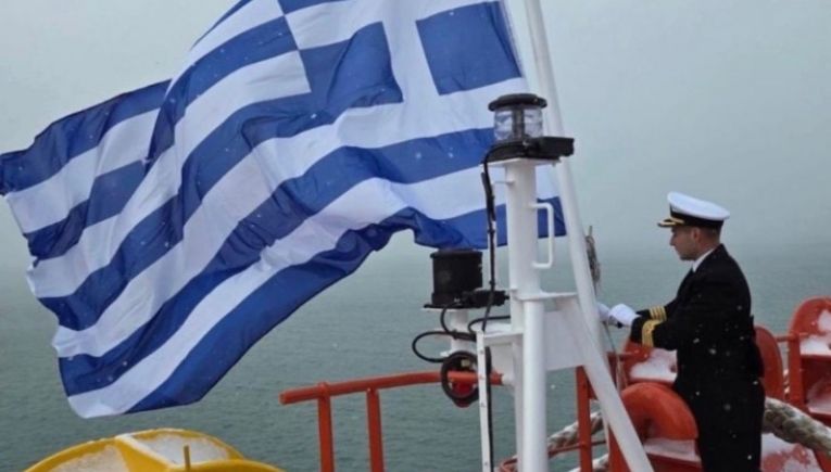 Υπερδύναμη με φοροασυλία και σημαίες "ευκαιρίας"